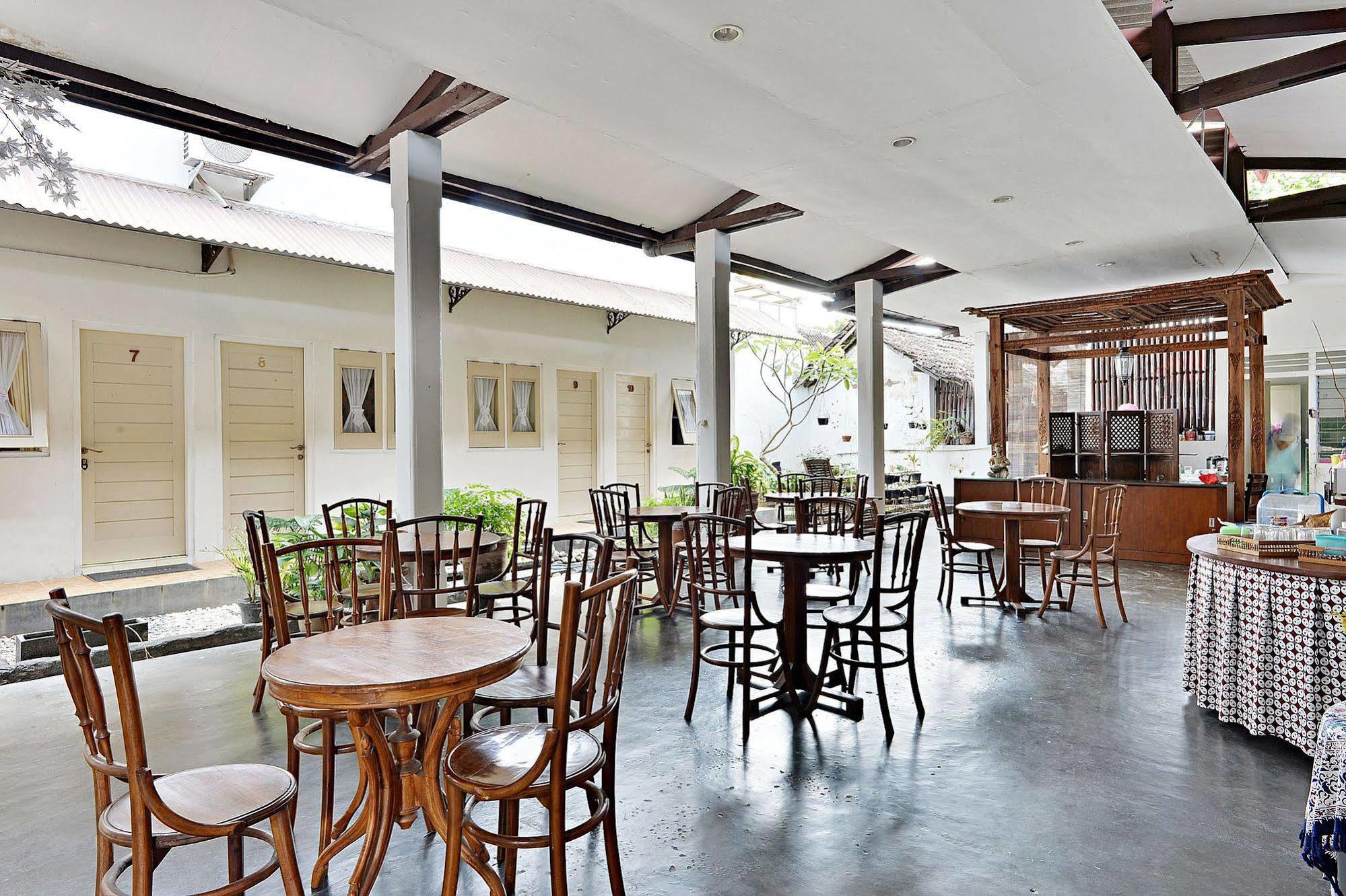 Zen Rooms Panembahan Kraton Yogyakarta Exterior photo