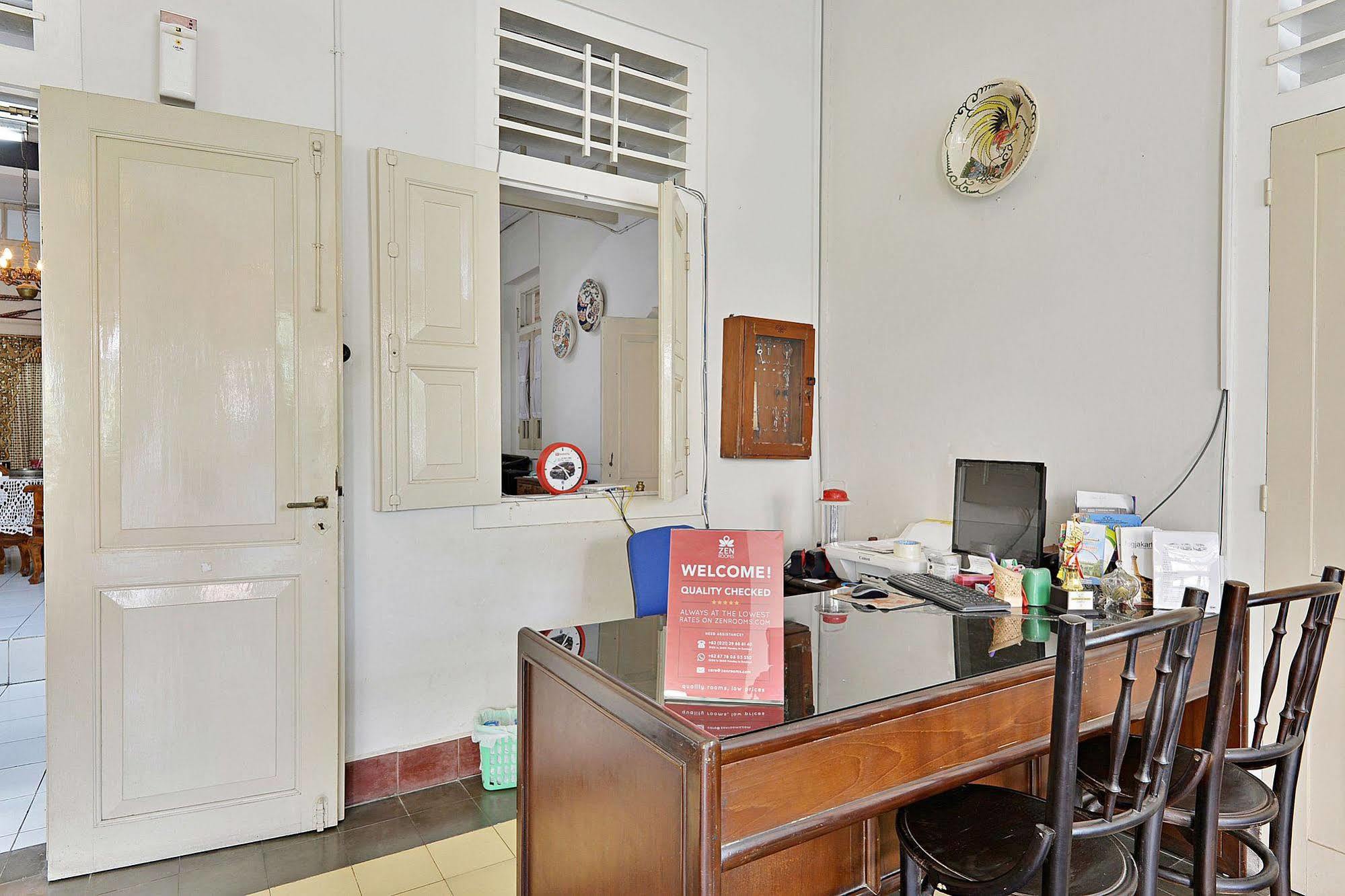 Zen Rooms Panembahan Kraton Yogyakarta Exterior photo